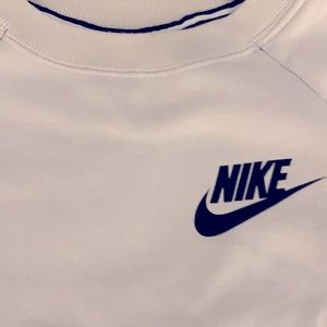 Women’s Nike Crewneck in Oatmeal, size Small